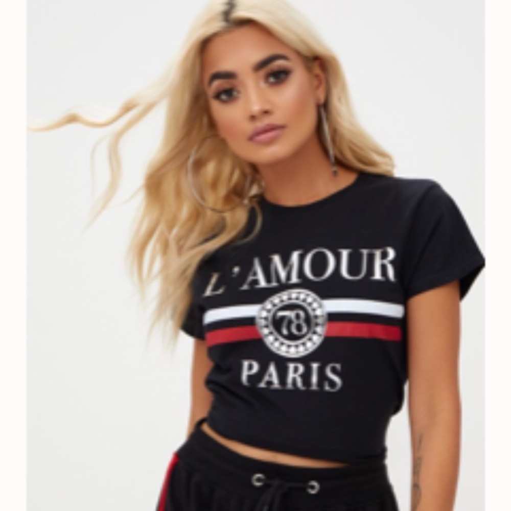 PRETTYLITTLETHING L’amour Slogan Foil Print Tshirt